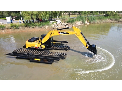 水陸兩用挖掘機(jī)